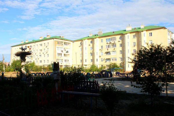 5 этажка Каролино-Бугаз Современный многоэтажный дом в селе Каролино-Бугаз